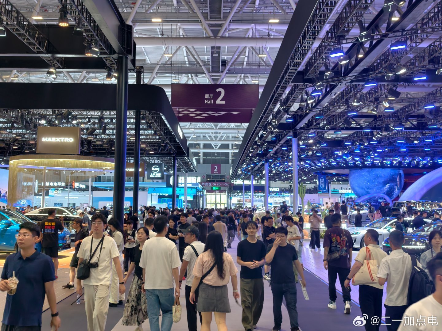 虽然不算四大展会，但没想到大湾区车展人还蛮多的大v聊车