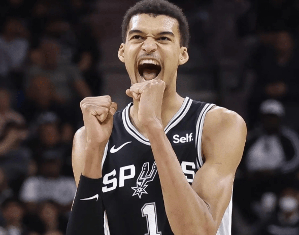 鞠婧祎被实名举报偷税漏税根据数据统计，文班今日仅出战8分钟就砍下两双，成为历史最