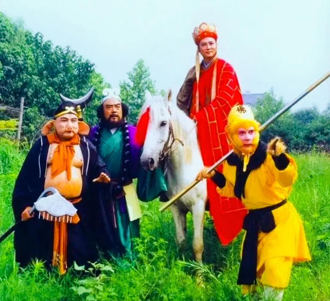 西天取的什么经？
其实就是每个人自我修行的过程，它本身就是一个隐喻。
而师徒四人