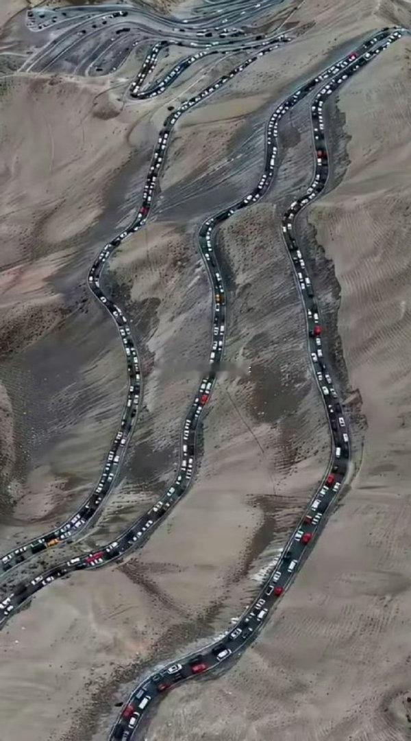 还真有这么多闲人，他们不上班吗？ 