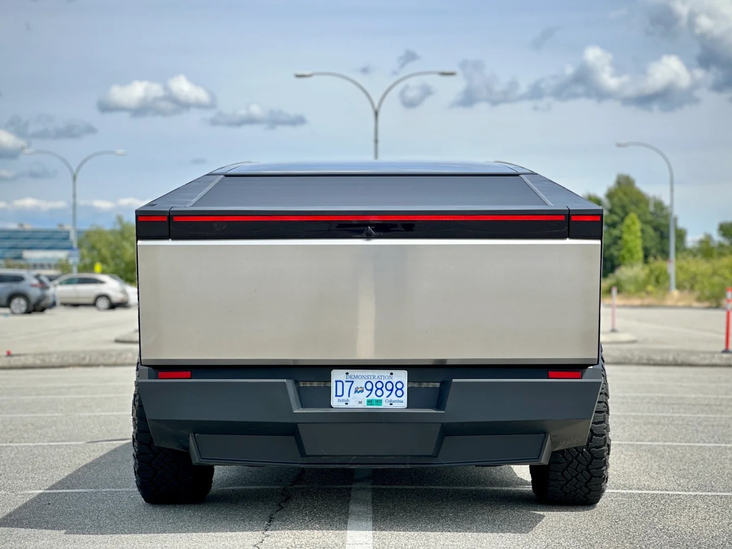 好车分享 Tesla Cybertruck，确实挺帅的 