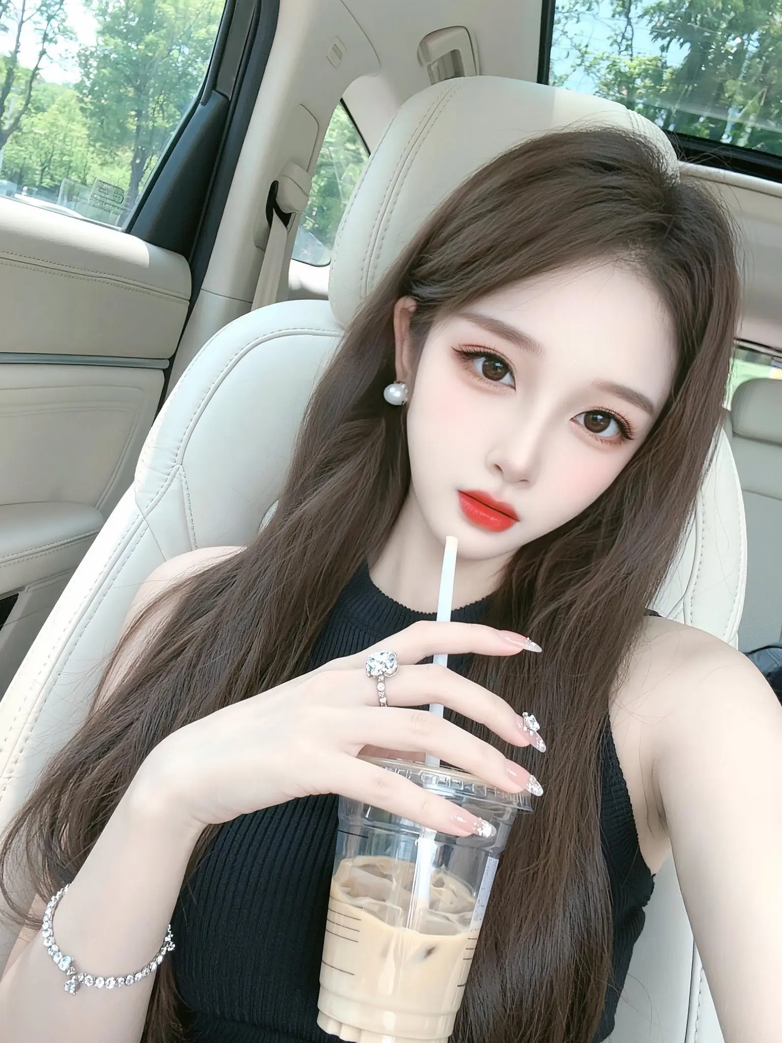 长款美甲 车内甜酷风 甜酷车内风格 每天一杯冰美式 甜妹开车
