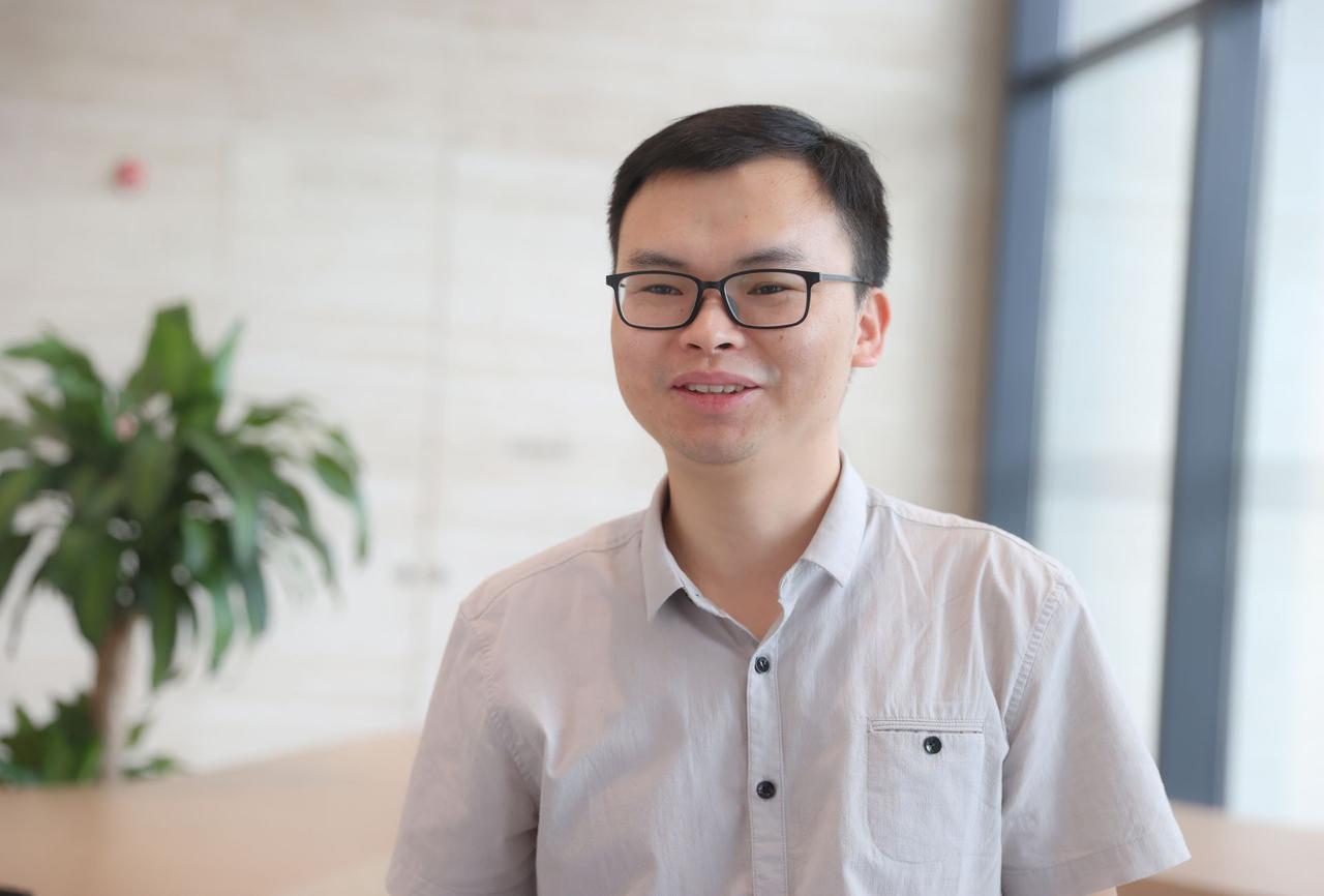 社会调查专家说：
“现在最苦最难的，一定不是孩子还没有结婚的，而是孩子既不上班又