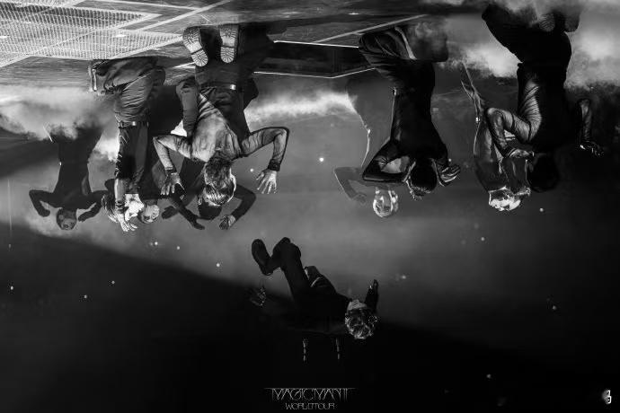 王嘉尔让菲律宾疯狂的男人 马尼拉演唱会上，王嘉尔多次与观众进行眼神交流，每当视线