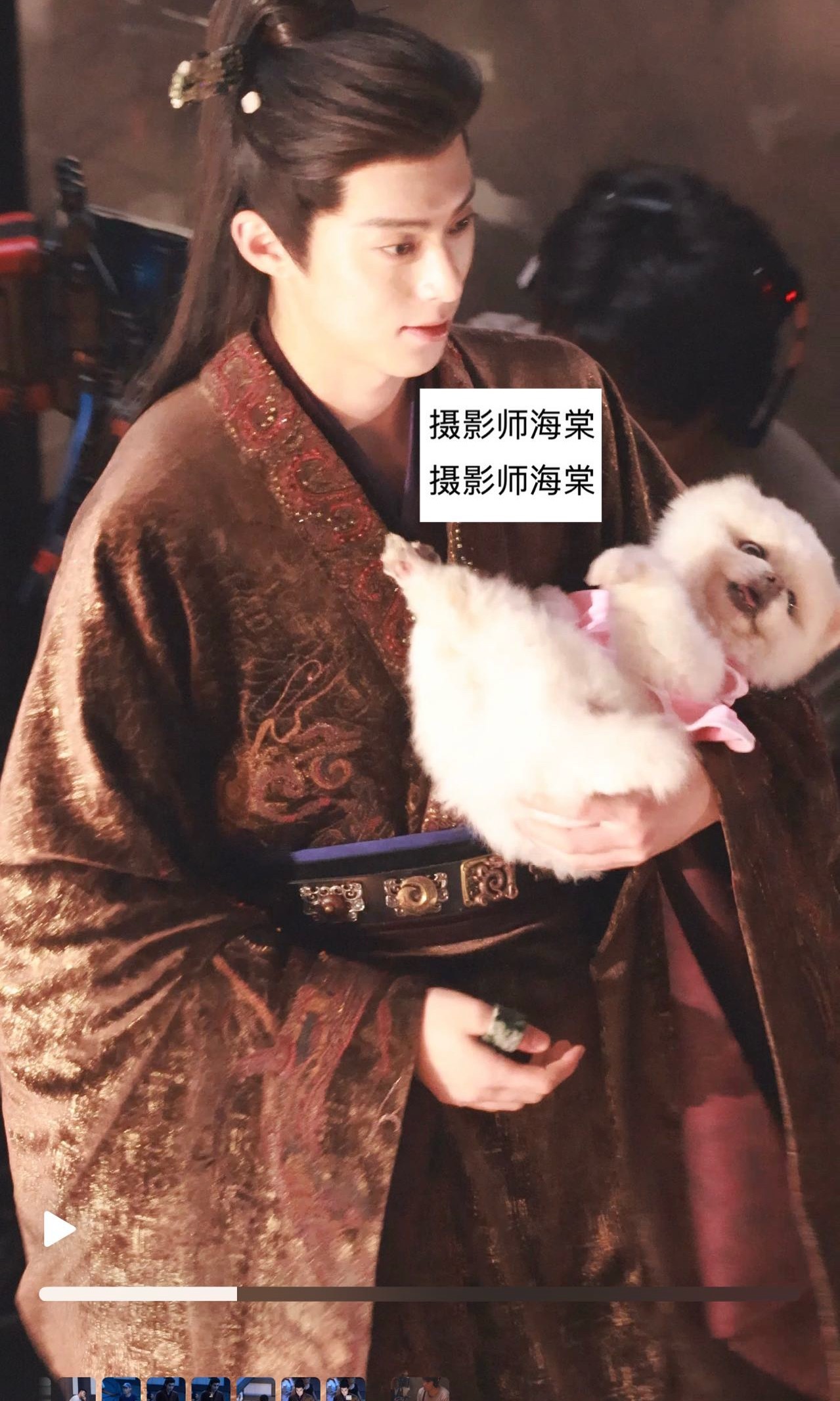 天经棣义  妹夫big胆怎么这样抱大舅子？ 