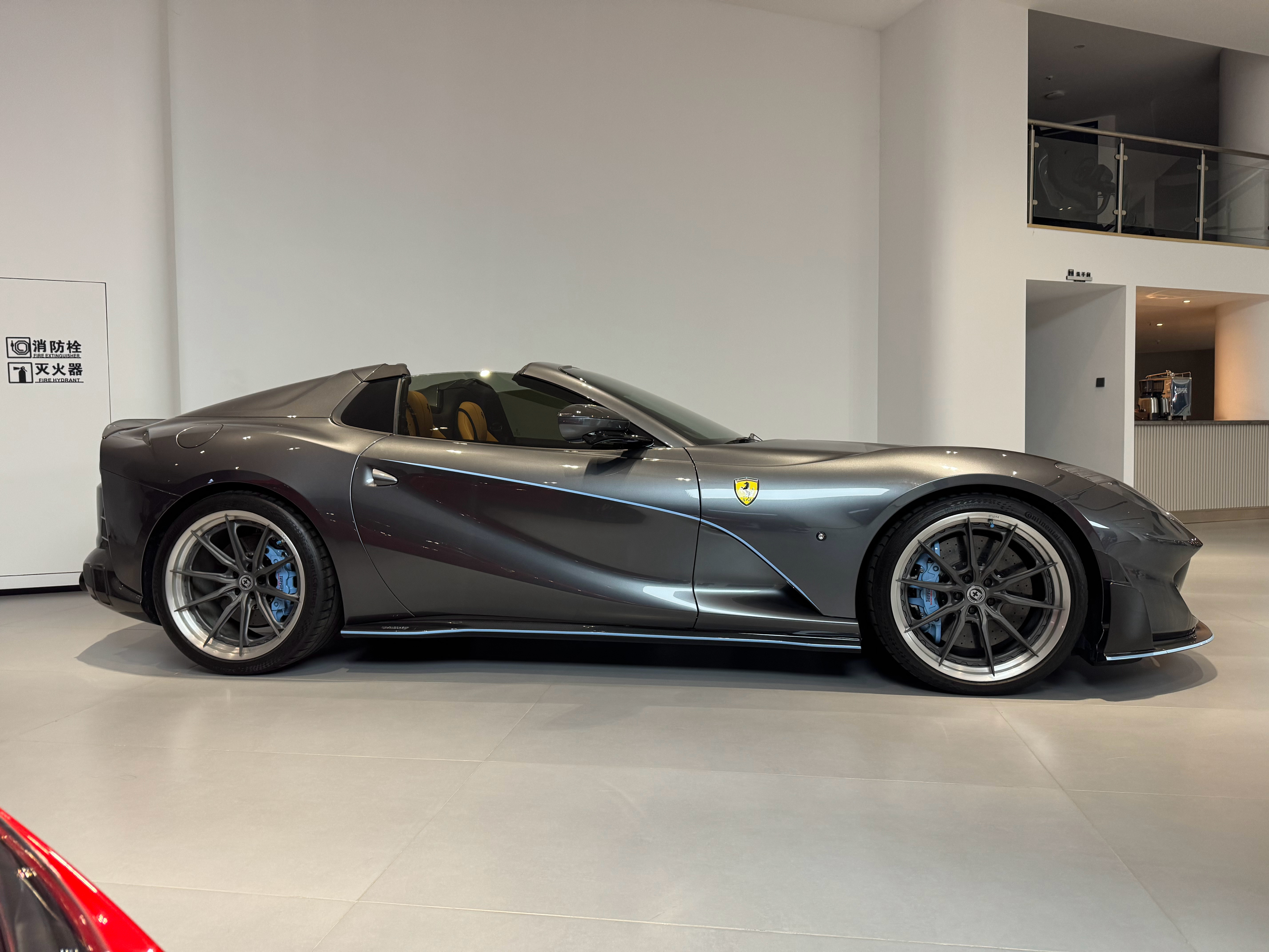 深夜店里加个班 