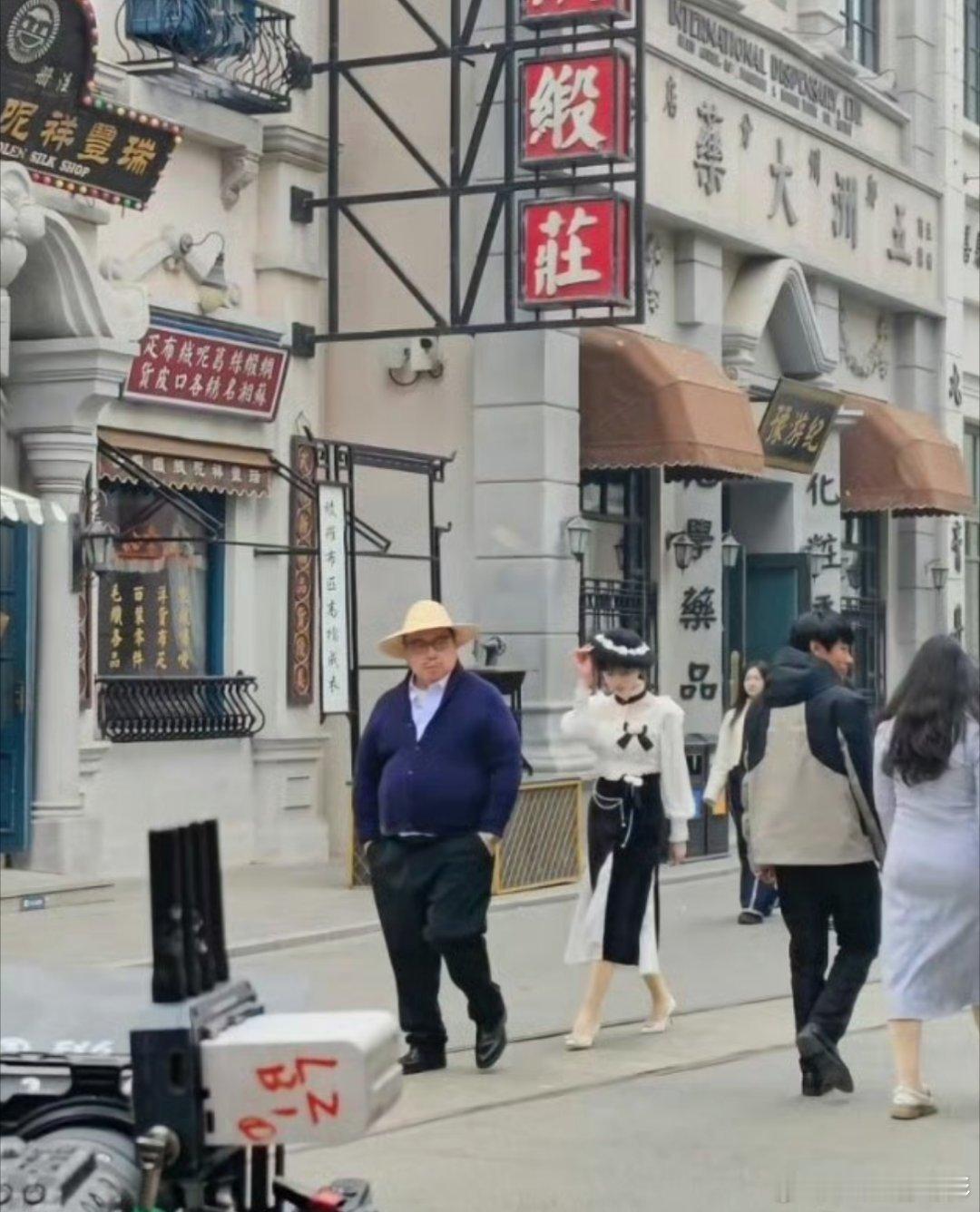 没有体面点的衣服给王晶吗请记住 卡码拍大