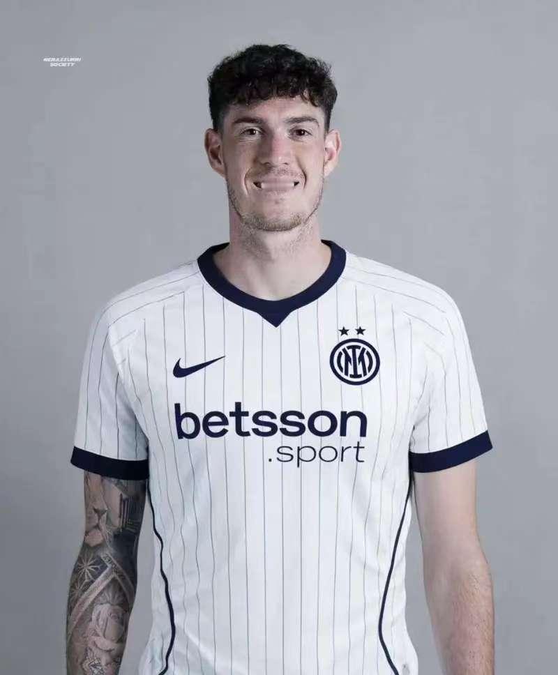 贝尔戈米都劝巴斯托尼走出意大利，我也愿意他能在最黄金的运动年龄，走出更广阔的的天