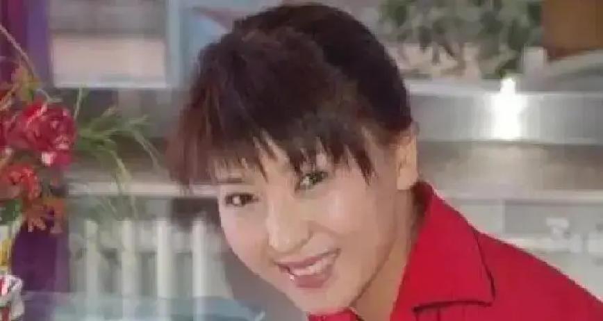 三天掉光40%代言
 
闫学晶一句“穷得只剩时间”，把中老年观众的心戳了个洞。品