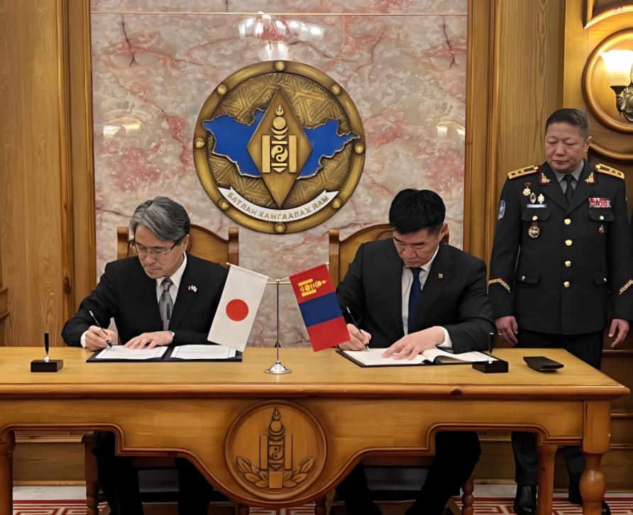 蒙古国为邀请日本天皇德仁祭拜关东军付出了代价。前脚蒙古国宣布日本天皇德仁将访问蒙