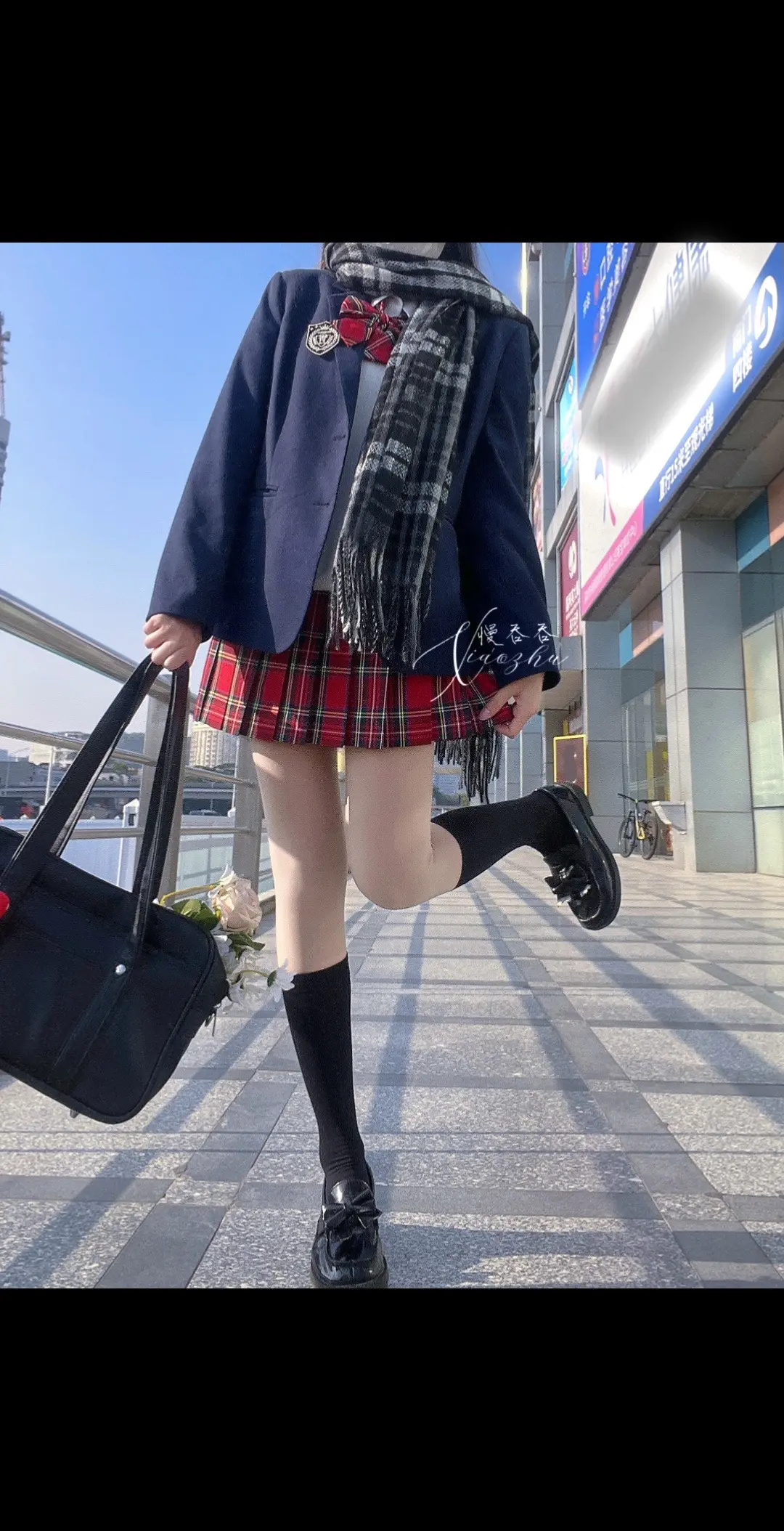 今日文案“平时喝的西北风都是温的，今天突然加了冰”