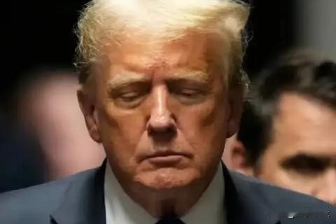 哈哈！看看这群变态的人，以及他们变态的社会！

枪手变态！为了狗屁的原因，举起了