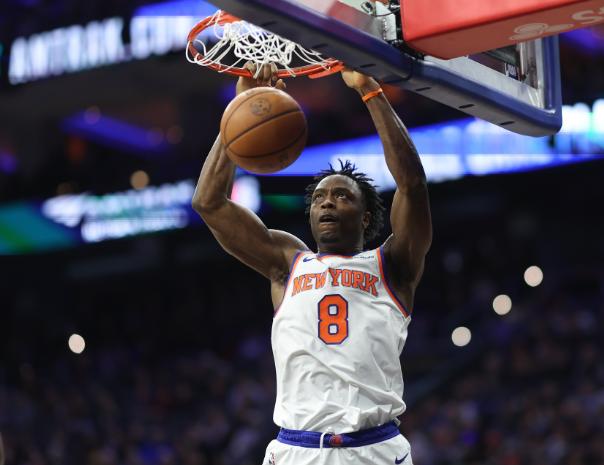 看NBA上咪咕视频，本赛季的NBA总决赛第四战，纽约尼克斯在主场最多落后29分的