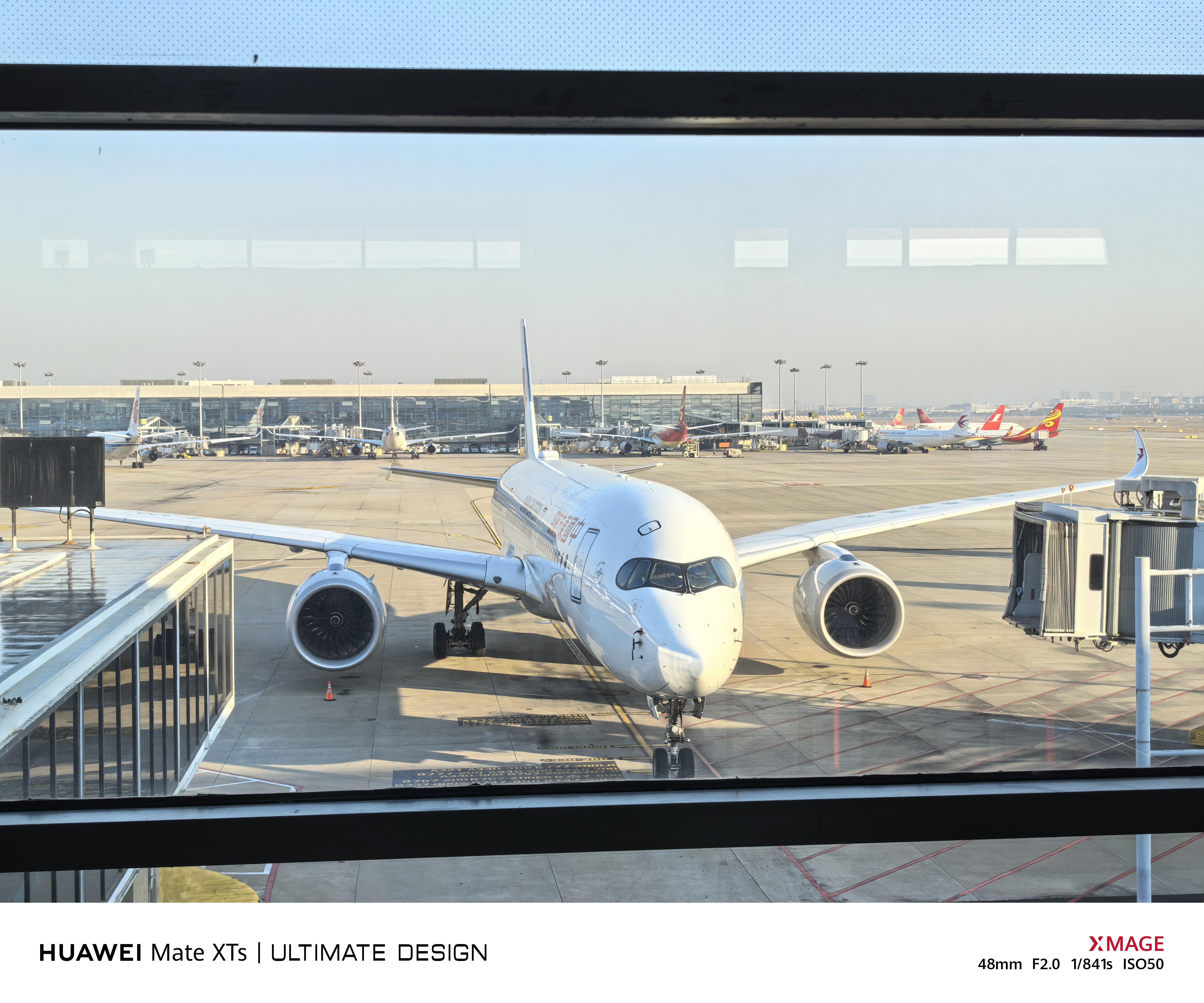 早上好，有几年没有这么早起过了痛苦的车评人出发广州车展了。今天降本增效我就不升舱