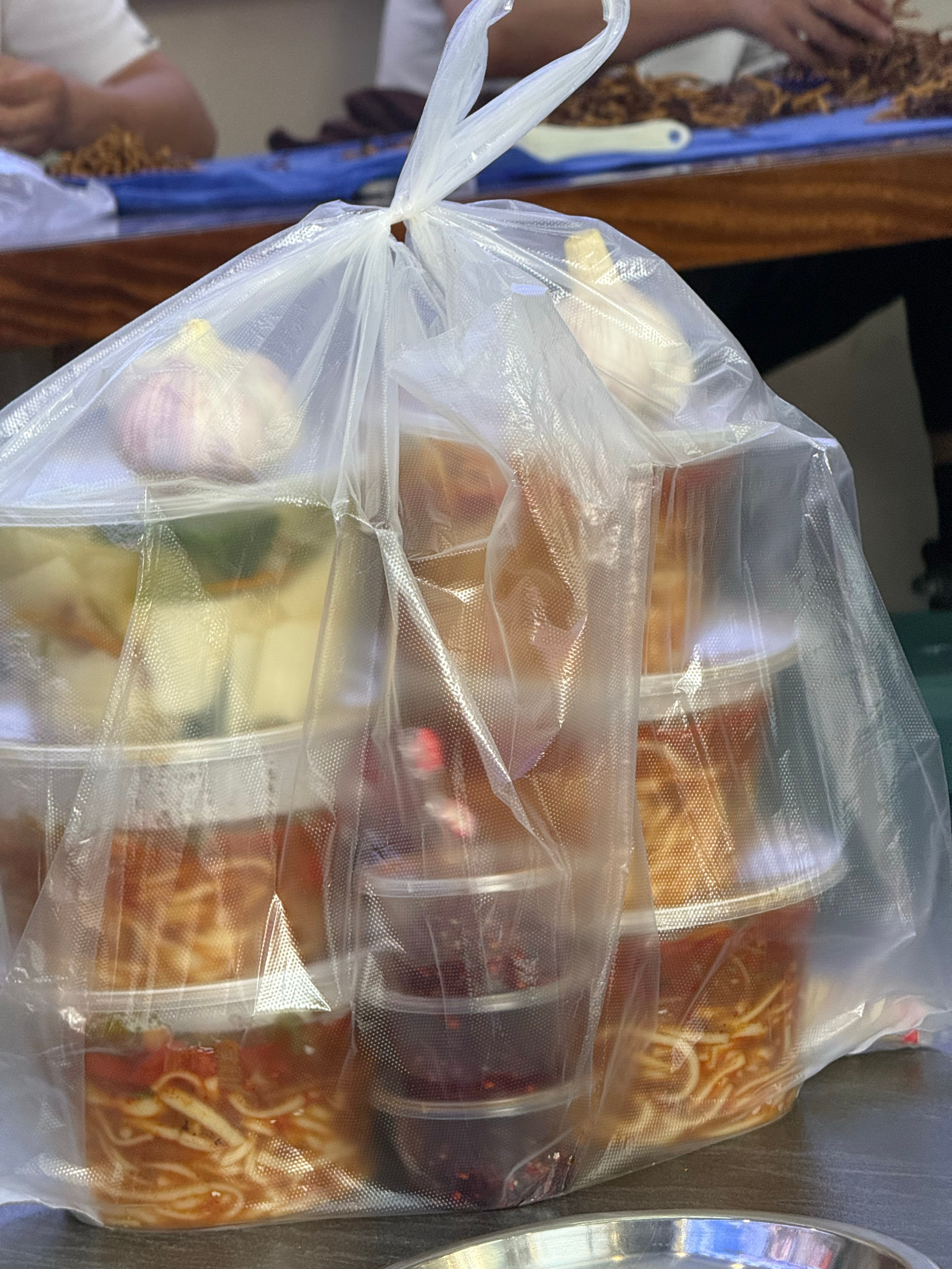 早饭总在三点后 西宁·新千虫草大世界