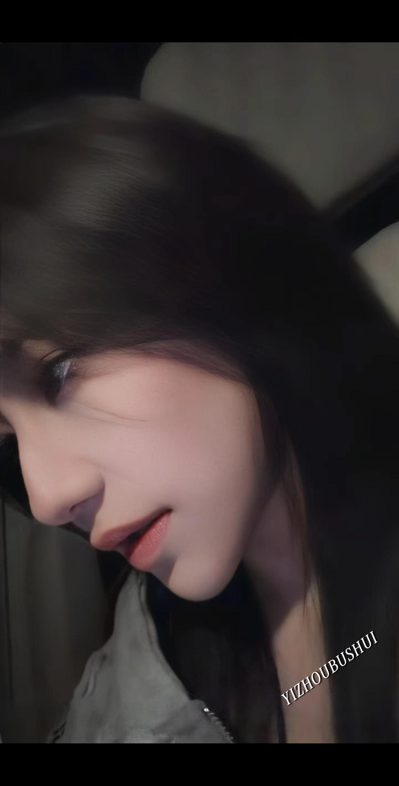 我会拿韩语跟她说：“欧尼 정신차려～”袁一琦侧颜