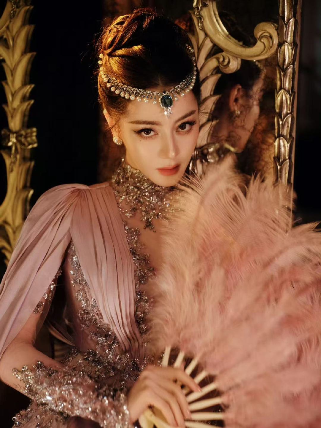迪丽热巴VOGUE盛典粉底液迪丽热巴VOGUE用的什么粉底液  迪丽热巴VOGU