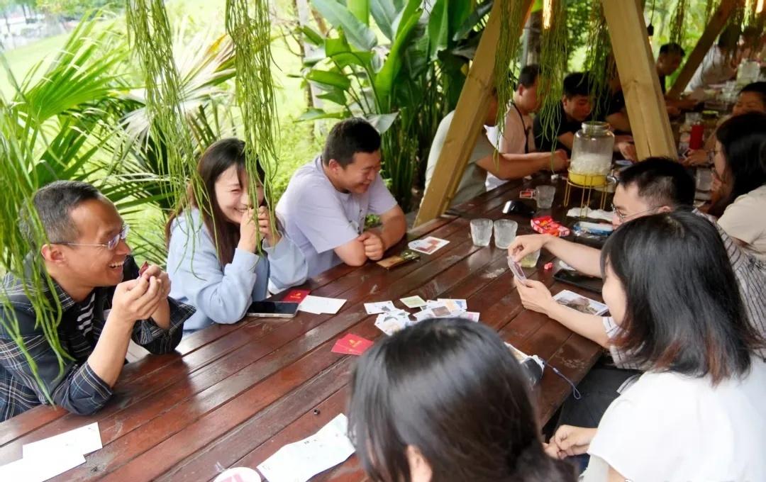 此次活动由大渡口区总工会、共青团大渡口区委、大渡口区妇联、大渡口区民政局、重庆晚