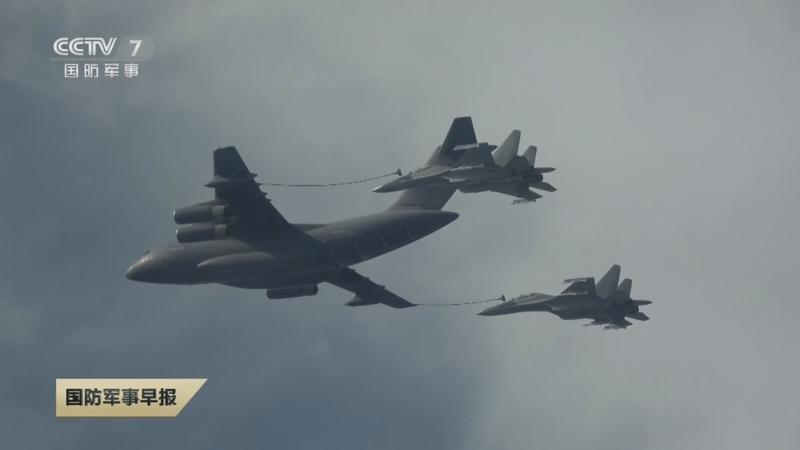 轰-6K与图-95穿过宫古海峡，划了一条线
6月27日，日本海上空，轰-6K的灰