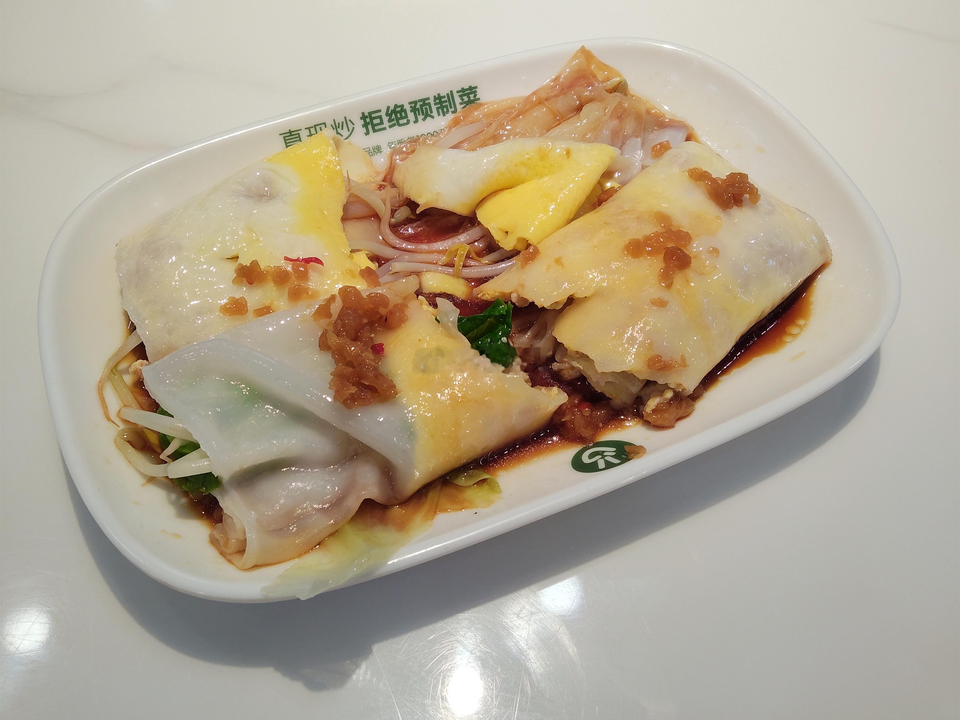 高端快餐两餐秀也开始经营早餐了，图中嵩山路金泰庄店，6点半就开始营业了，卖点是3