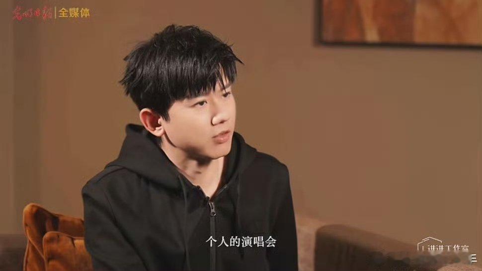 光明日报专访张杰 解锁张杰的音乐赤诚，因观众共鸣坚守热忱，用歌声传递正向能量，这