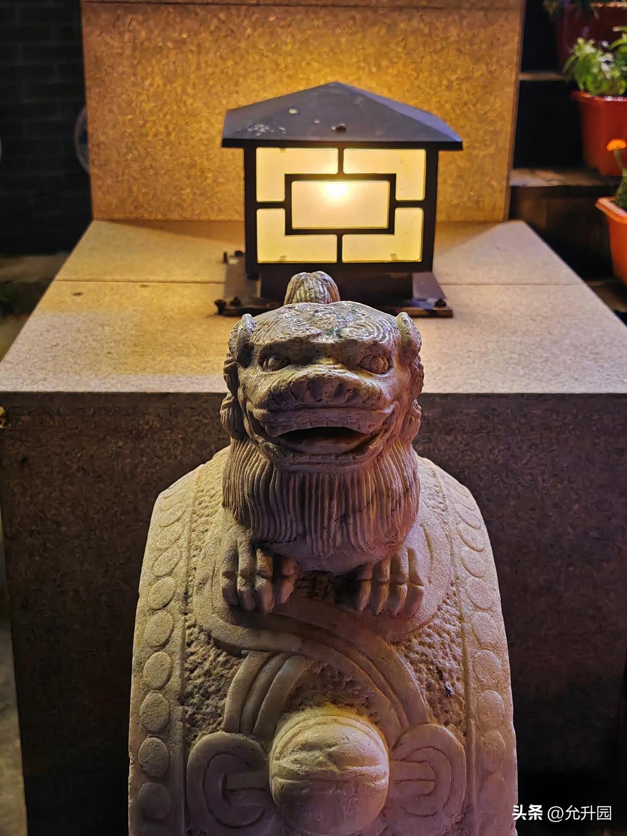 之于婚姻的幸福，门当户对至为重要。原因有二：

其一。门当户对，不是家庭财富的对