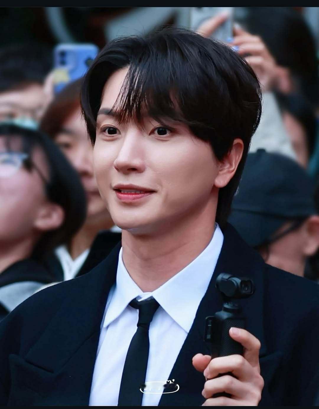 “CB百蓝_。251203利特 IG更新两则：1️⃣今天在台湾的第一个行程❤️?