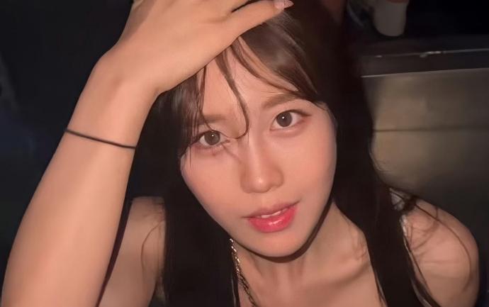 远离身边的好战分子！！
经济下行时期有国力的国家里，
生活不如意的民众会自发的想