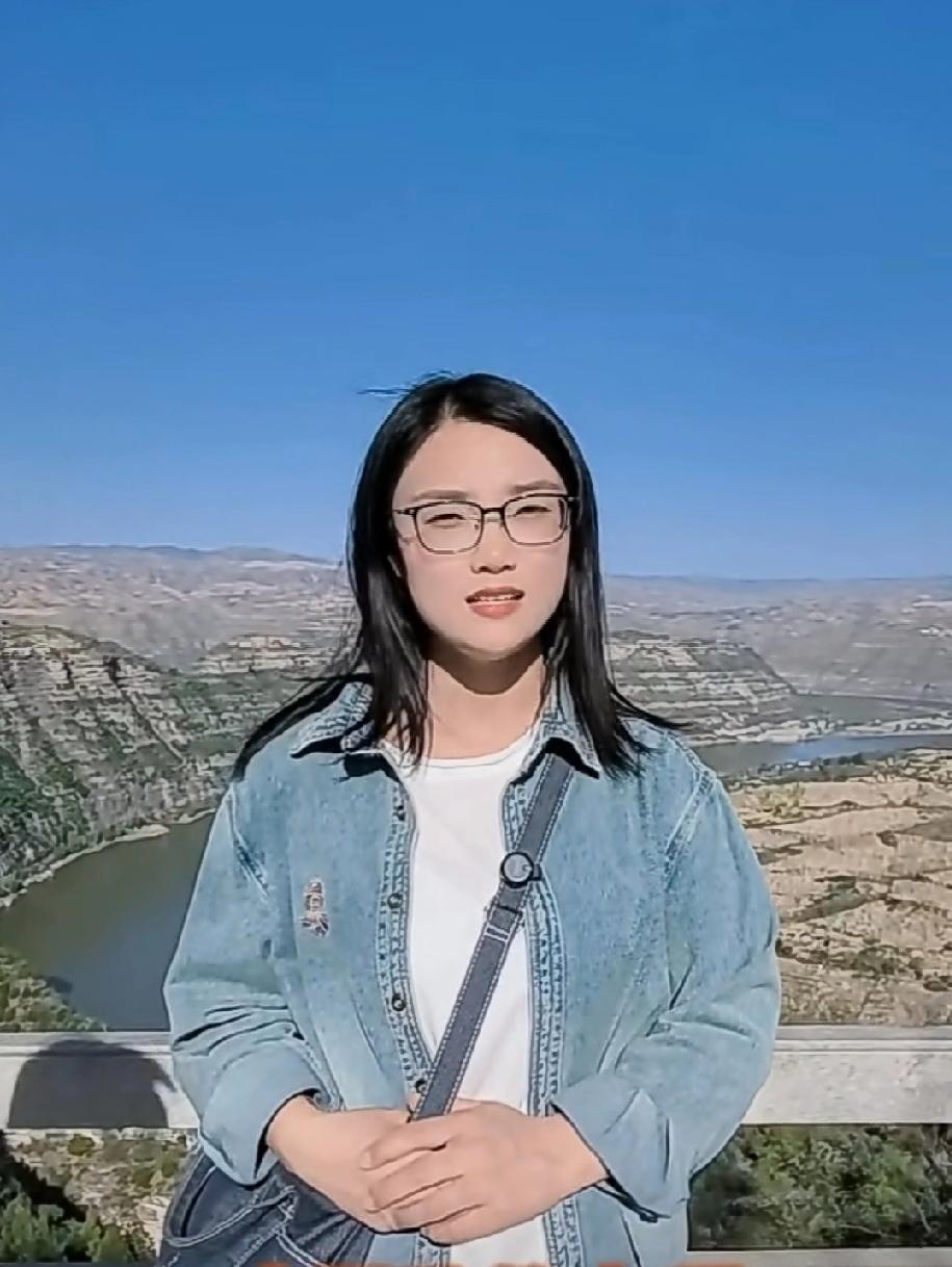 站在高处，俯瞰山河，心旷神怡！