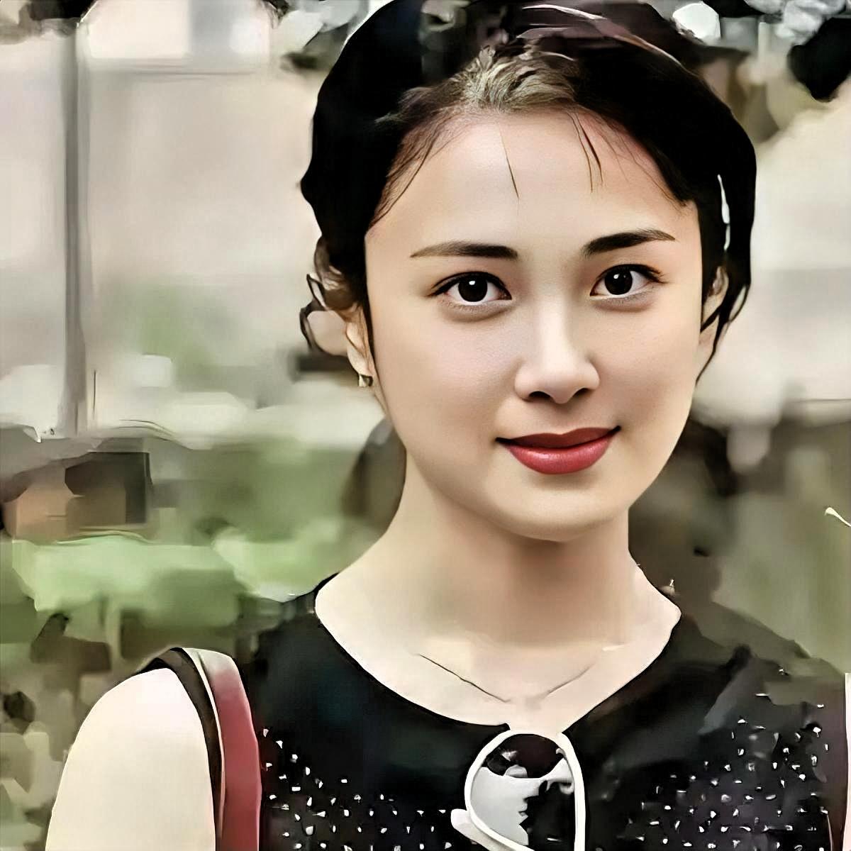傅艺伟把苏妲己演成了绝唱，把自己演成了一无所有。两婚两离，儿子走了两年，满头白发