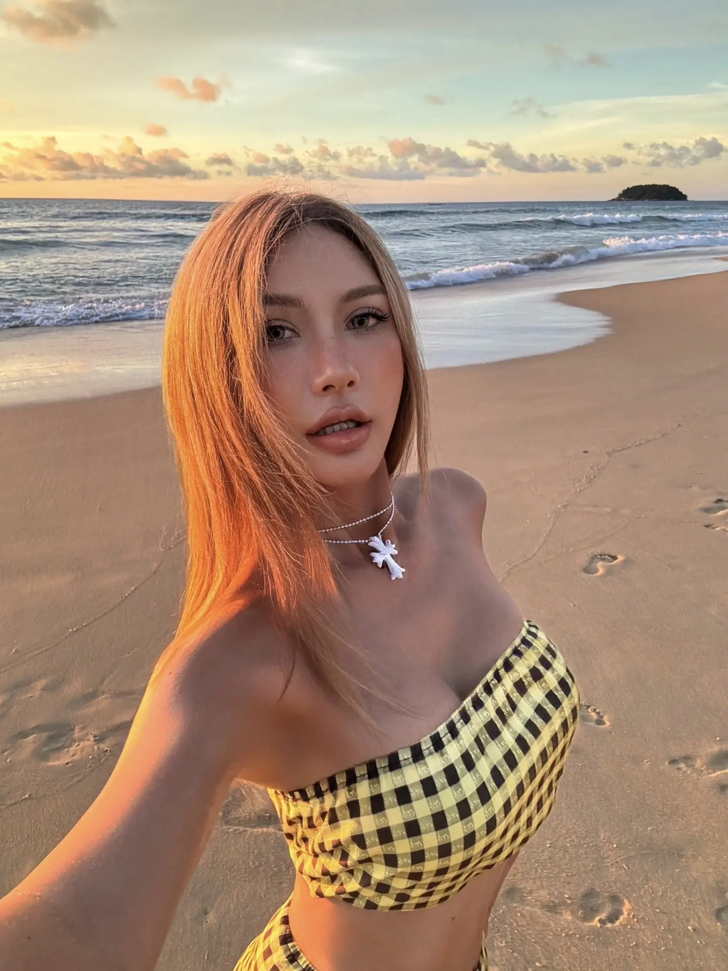 我好漂亮 下辈子还长这张脸。summer