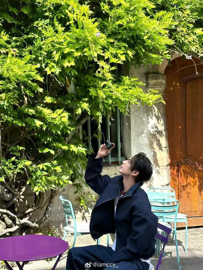 宋威龙为你而来  用心诠释角色，用心对待粉丝，宋威龙戏内是深情执着的林屿森，戏外