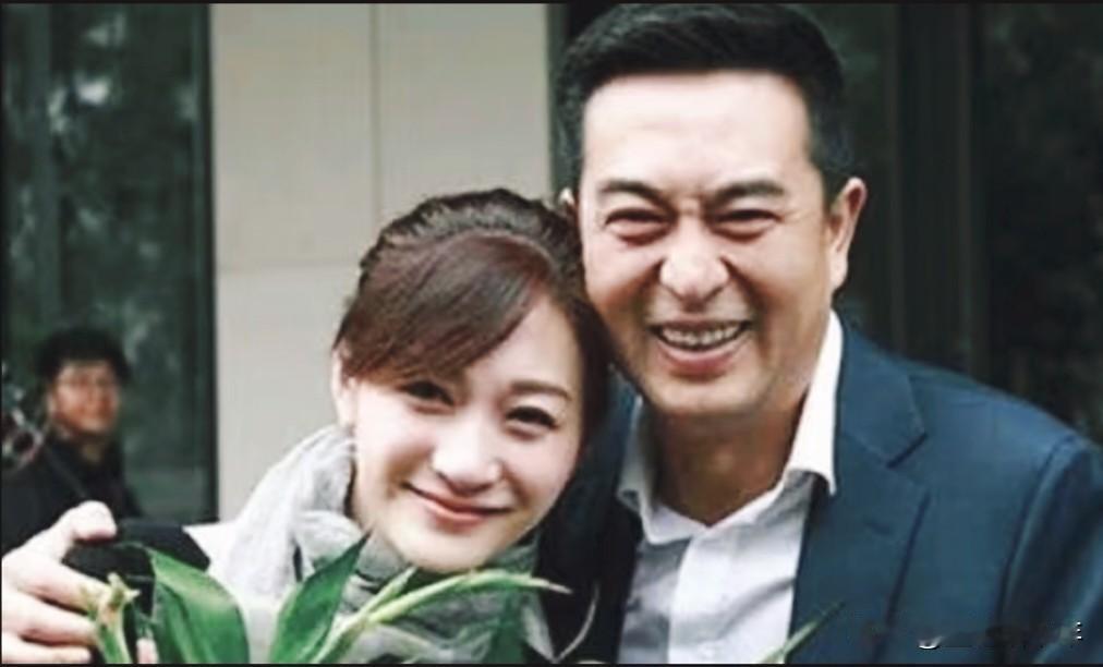 张嘉译李小冉的乌龙名场面！

家人们谁懂啊！张嘉译和李小冉的拍戏趣事，简直比电视