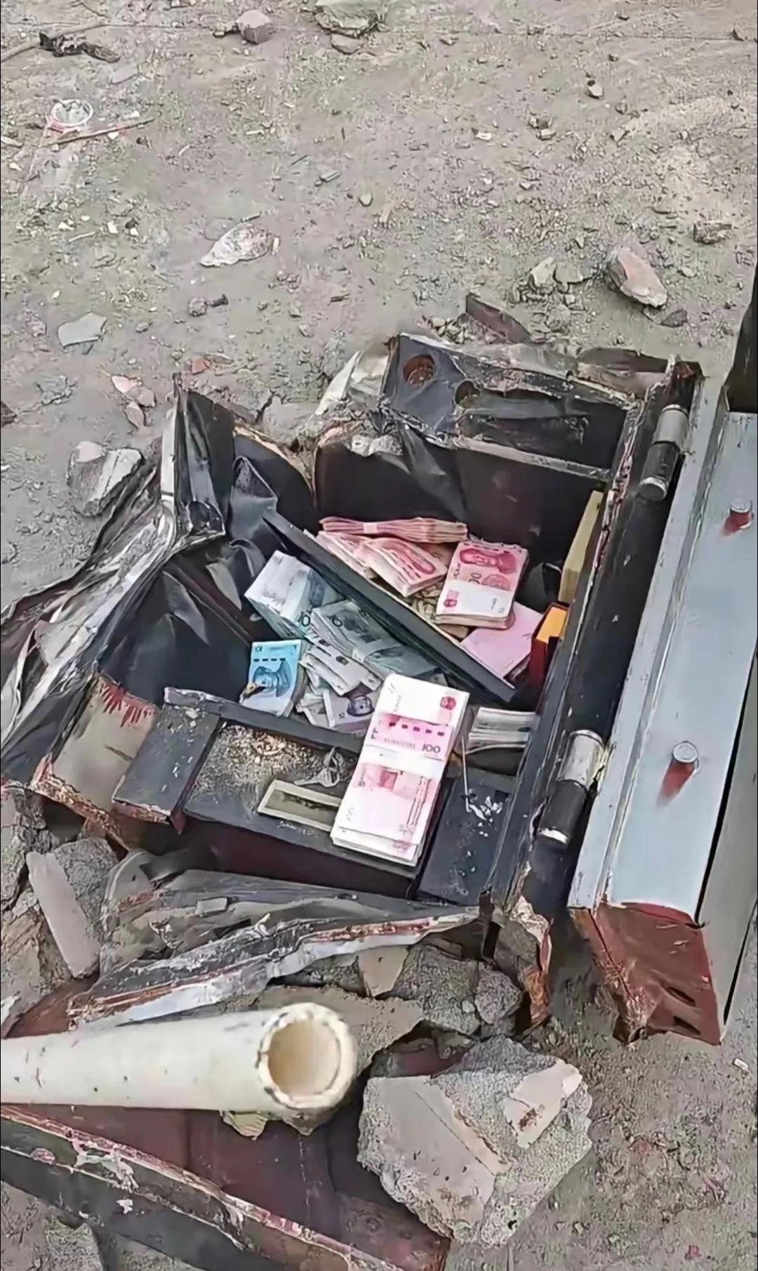 大伯收废品几十年，今天终于走了一回大运！[呲牙]