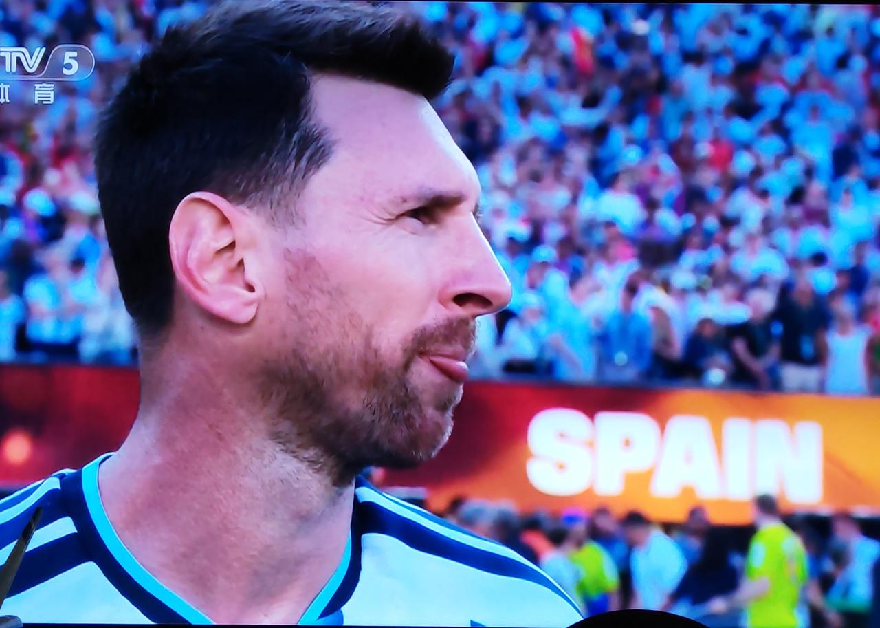 《Don't cry for me Argentina》，梅西终与大力神杯遗憾擦