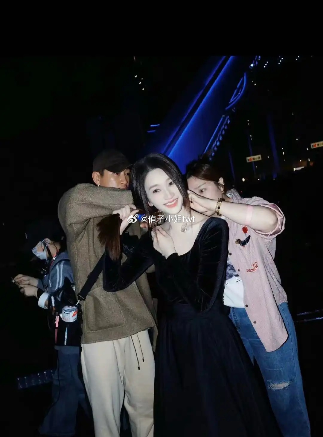 李小冉，我P都不敢P这么白 