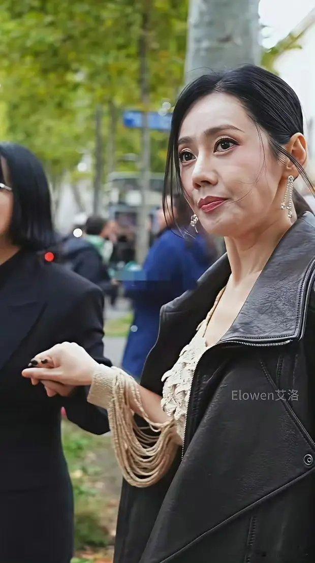46岁的秋瓷炫看上去也太显老了吧难道是瘦的人一到中年老的快 