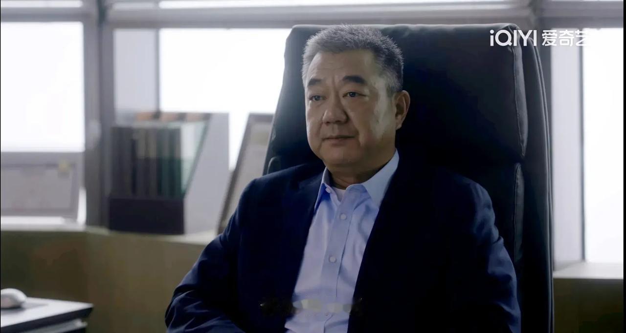 嘿，你听说了吗？最近有部热播剧《前途无量》可真是火爆啊！这部剧可不是一般的职场剧