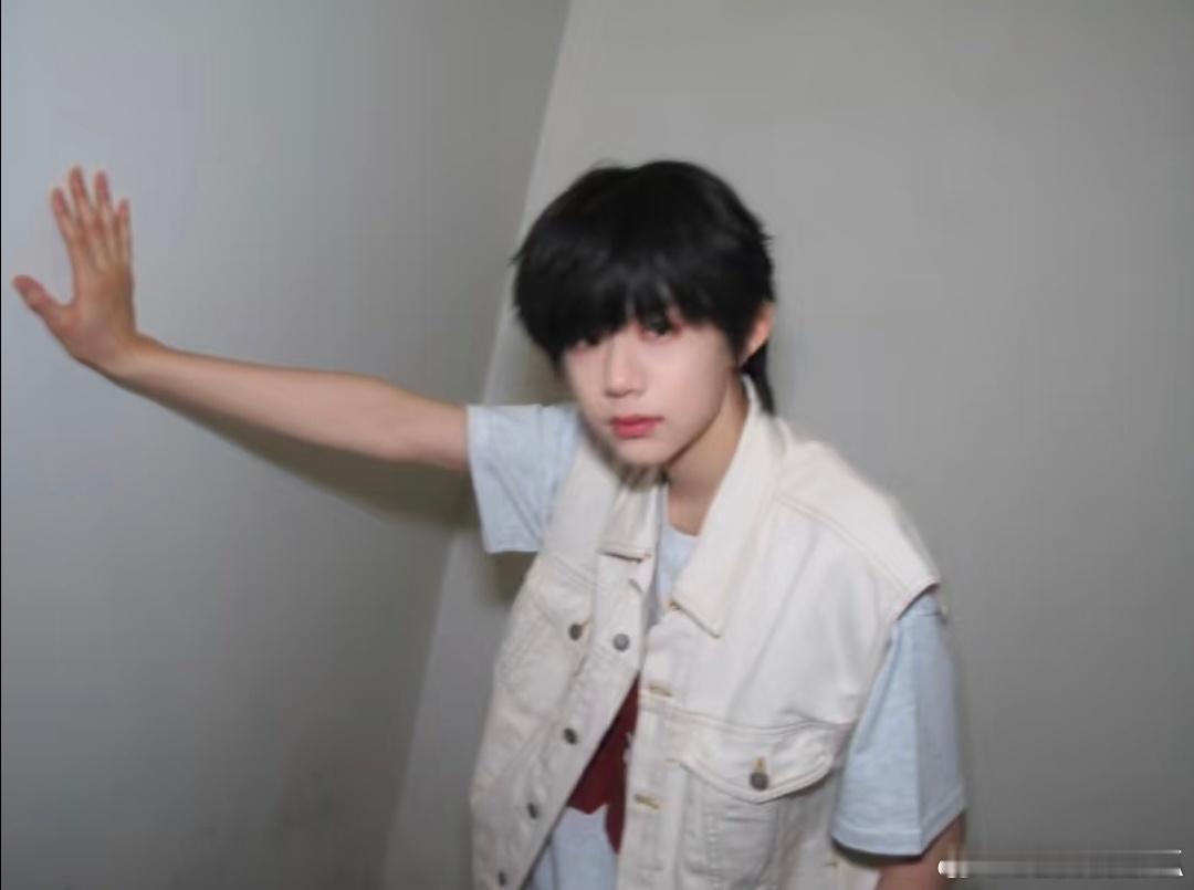陈奕恒[超话]  💜陈奕恒 四代顶级视觉门面 💜陈奕恒 轻灵甜韵vocal喜