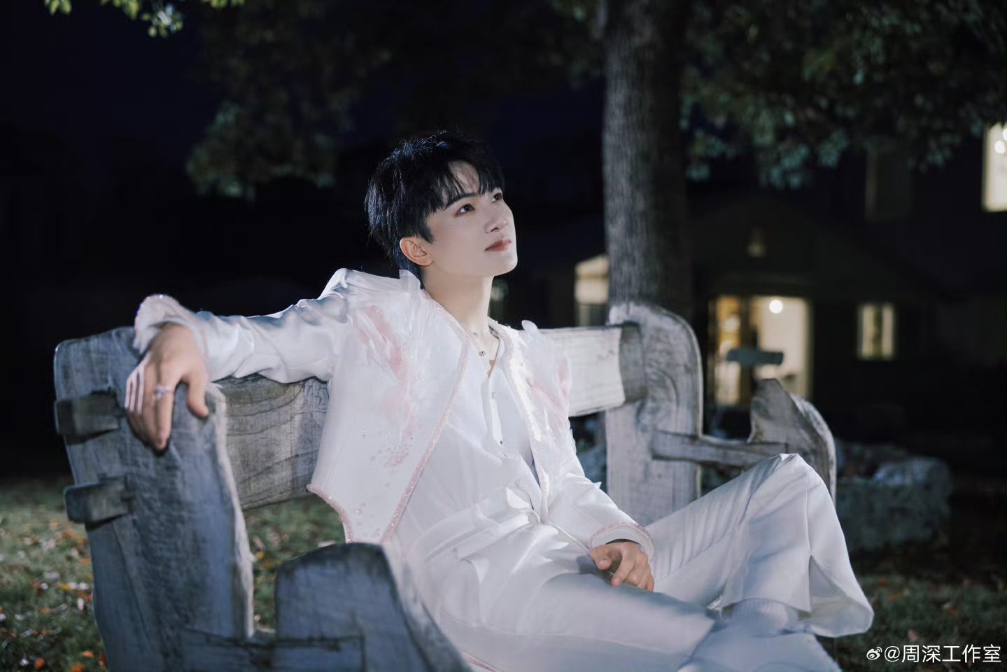 周深周深2026深深的巡回演唱会[2025.04.03]🌟新歌《热烈盛开》网页