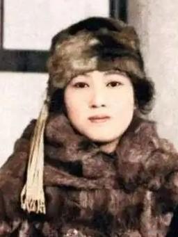 百年来，有德望、学识、贡献卓著的女性尊称为“先生”，是对她们极高敬意，公认名单整