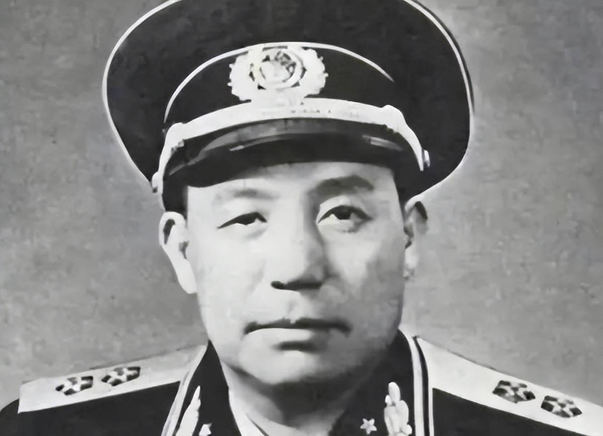 他从朝鲜回国原无职务，授衔当天却被告知为海南军区司令，竟怀疑自己听错了
1953