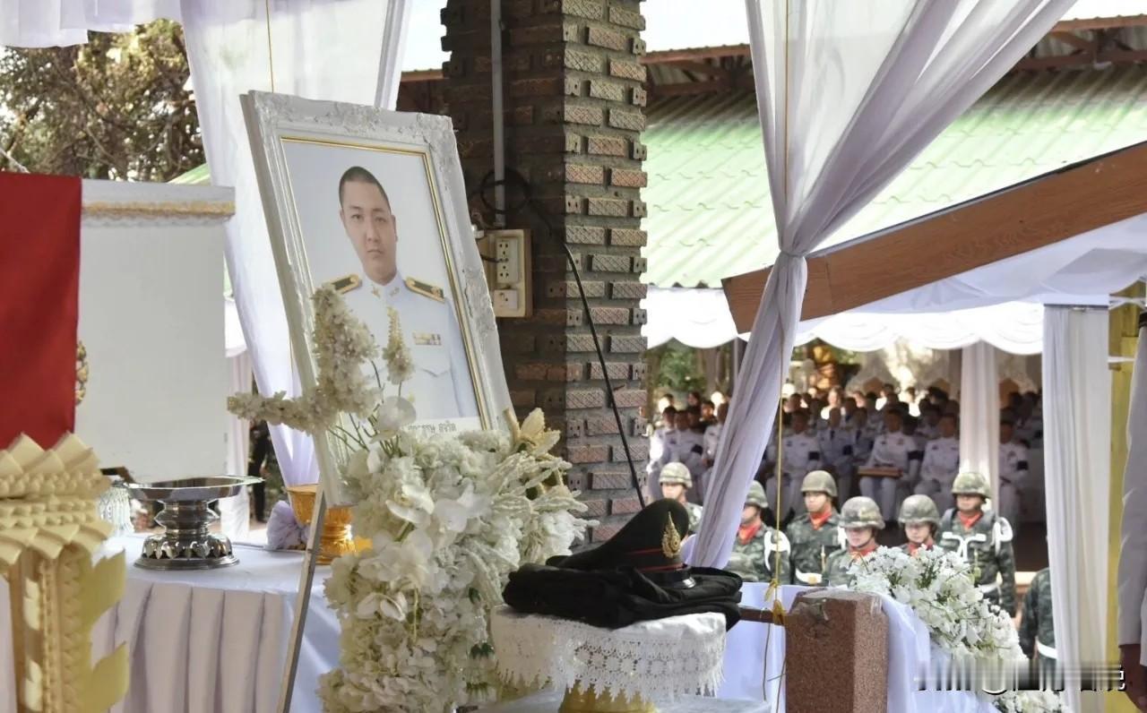 泰柬边境冲突中阵亡士兵及其家属的抚恤标准，两国间存在高达15倍的巨大差距。

?