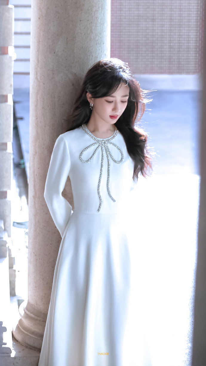 杨紫玉兰花开君再来 💜杨紫董竹君 我想给你的爱 是宠溺是偏爱是首选 杨紫🔸杨