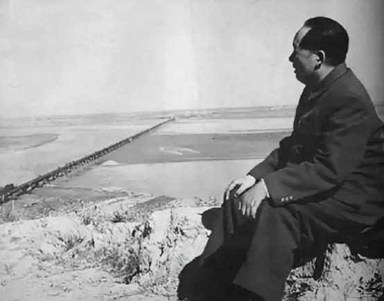 1958年，中国宣布领海宽度由3海里提升为12海里，毛主席霸气回应让各国纷纷闭嘴