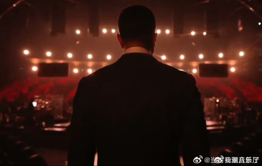 开口即经典，嗓音质感高级醇厚，马栏山因这场直播拥有了格莱美现场既视感歌手直播传奇