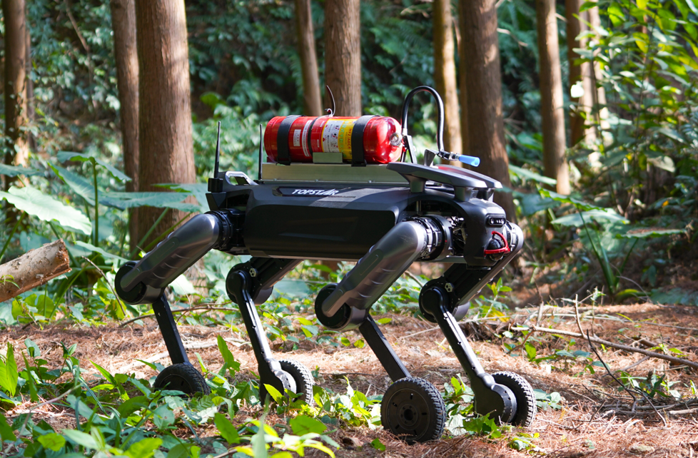 拓斯达发布四足机器狗“星仔”