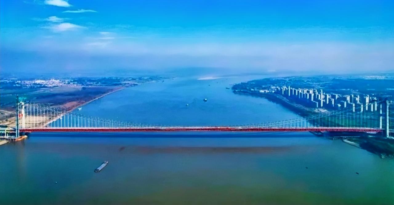 又一长江大桥，世界最大跨径！湖北燕矶长江大桥合龙，15分钟直达机场。

11月2