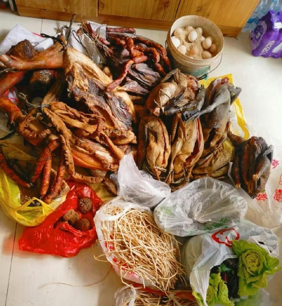 图一丈母娘给的，图二我妈给的。 ​​​