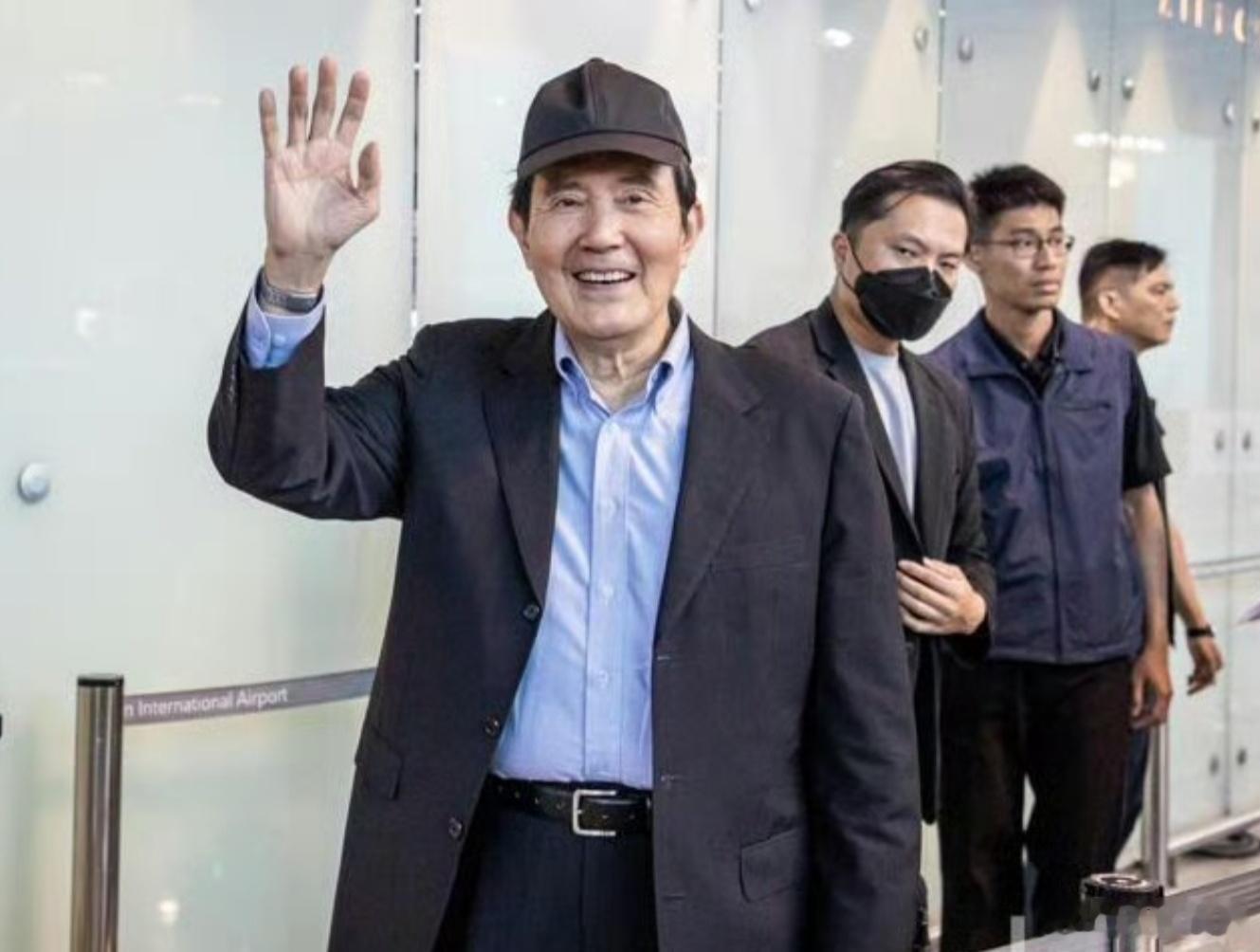 马英九说，中国五千年历史，合久必分，分久必合，现在台湾民众渴望“和”与“合”。马